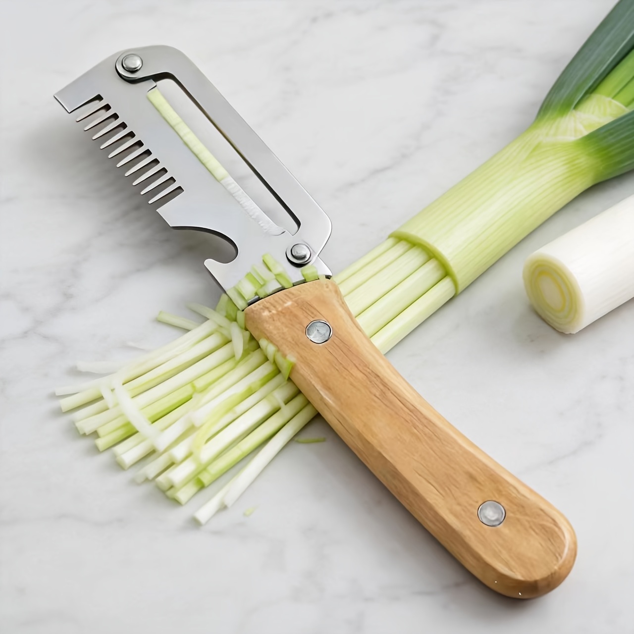 Kitchen Gadgets Green - 2-Piece Set of 3-in-1 Multifunctional Onion